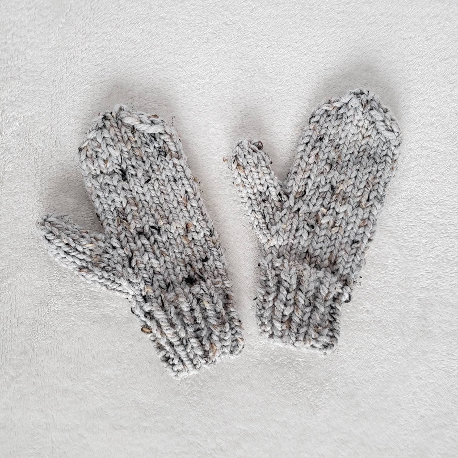 Unisex Mittens Custom Colors Chunky Knit Mittens THE OLLIES in Moonlight Accessories Gloves & Mittens Mittens & Muffs 