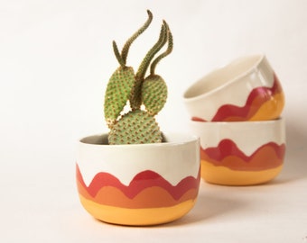 Earthy bowl. Pottery handmade bowl / planter. Retro decor.