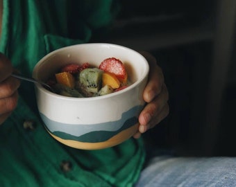 Earthy bowl. Pottery handmade bowl / planter. Retro decor.
