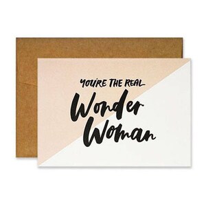 Tarjeta de mujer maravilla