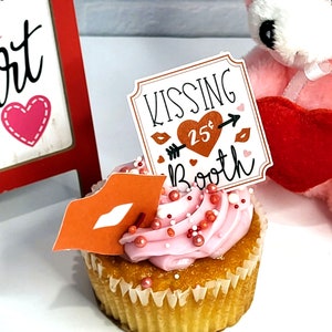 Edible Valentine Kissing Booth Cupcake Topper