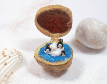 Pinguïn miniatuur walnoot, pinguïn in sneeuwminiatuur, dierendecoratie polymeerklei, kleine pinguïn, pinguïnbeeldje