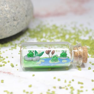 Frog miniature 5 cm glass bottle, small frog figurine, polymer clay decoration, home decoration with frogs