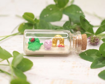 Lucky charm miniature bottle, good luck decoration, polymerclay miniature, lucky takeaway, party favor