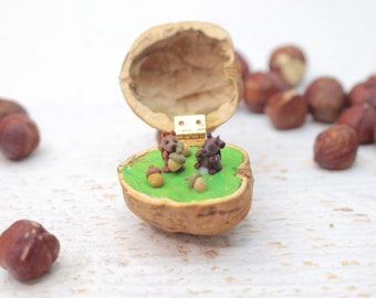 eekhoorn miniatuur walnoot, dierlijke decoratie, polymerclay bosdier, eekhoorn figuur, upcycling