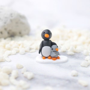 Pinguin mit Baby 2cm Miniatur, Pinguin mit Kind Figur, polymerclay Tier, Winter Dekoration, Pinguin Familie