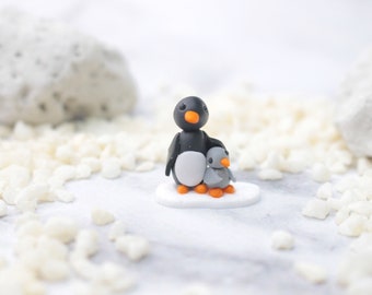 Pingouin avec bébé 2 cm miniature, pingouin avec figurine enfant, animal en pâte polymère, décoration hivernale, famille pingouin