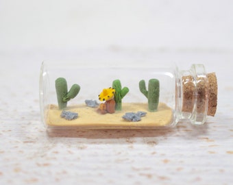 Nap miniature in 5 cm glass bottle, siesta in the heat, desert decoration, relaxation and sleep