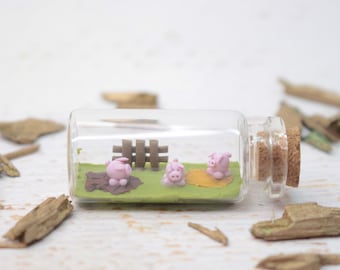 Schweinchen Miniatur, Glücksschwein Miniatur Glas Flasche, 3 kleine Schweinchen, Schweine Figur, polymerclay Dekoration