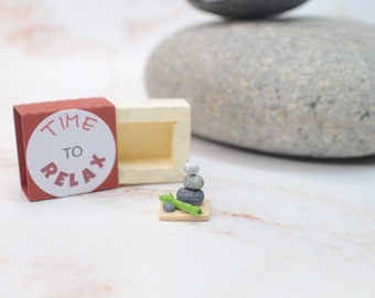 Un moment de détente et de bien-être, un cadeau idéal pour le yoga, une pause bien-être, une méditation miniature à emporter partout.