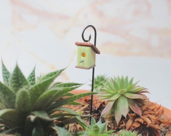 Bloempot plug vogelhuisje geel, 1,5 cm miniatuur om op te hangen, bloempot decoratieve plug, decoratieve plug vogelhuisje, polymeerklei miniatuur