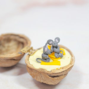 Mäuse Miniatur Walnuss, Mäuse Dekoration, polymerclay Tier, Maus Figur, upcycling Bild 8