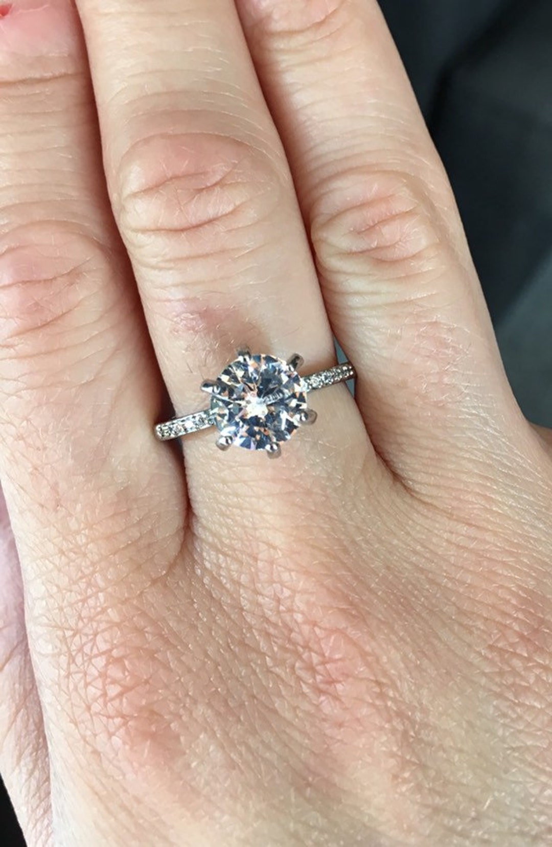 Anello di fidanzamento solitario 2 Carati Simulant Man Made Diamond varie dimensioni. Etsy Italia