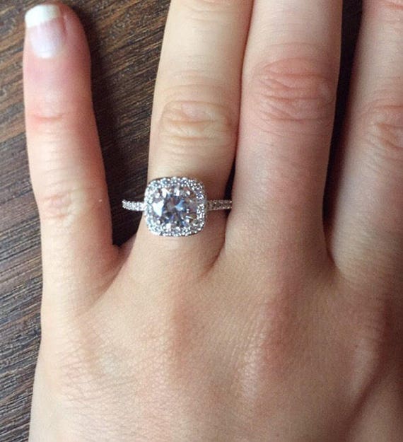 Replica Engagement Rings - 'Fake' Travel Engagement Rings