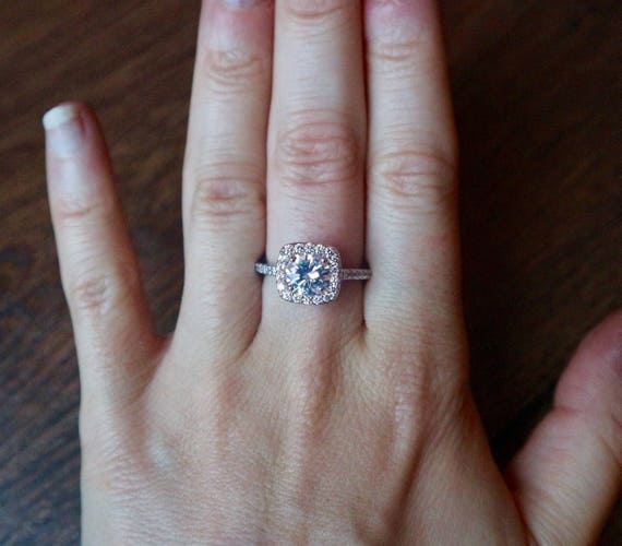 25 Best Fake Diamond Rings that Look So Real, It's Scary - Parade