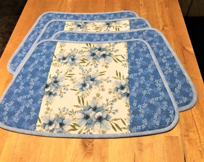 Wedge Placemats in Blue and White Flowers, Four or Six Mats for Sale