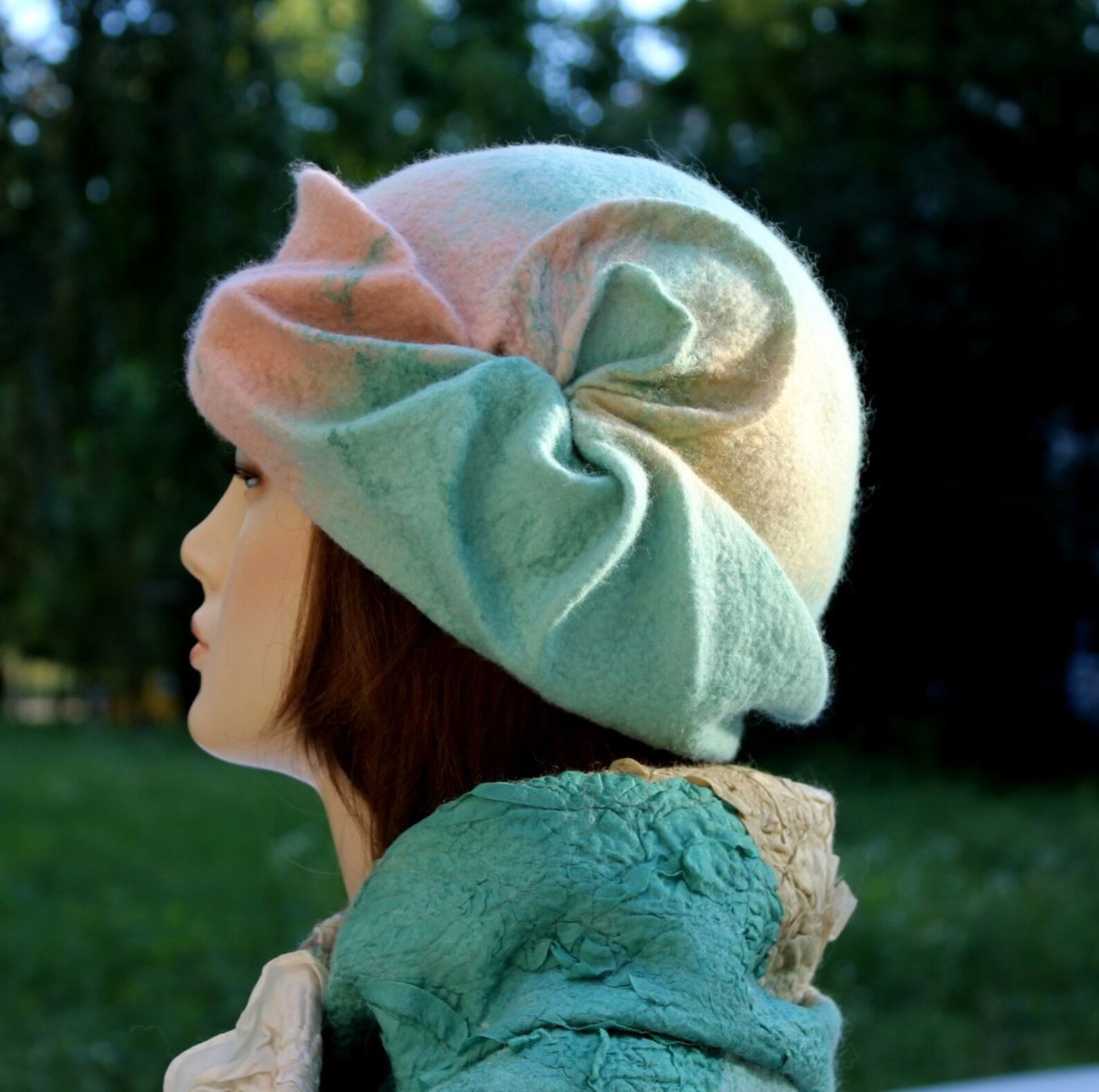 ретро шапка женская. ретро шапка женская. шляпка клош 1930. шапка ретро. шапка клош 20 век.