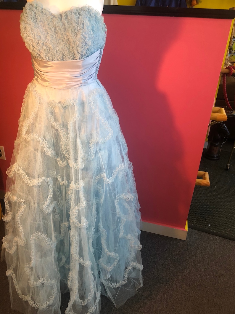Vintage 1950s Strapless Baby Blue Tulle Ballgown Wedding Prom Dress image 7