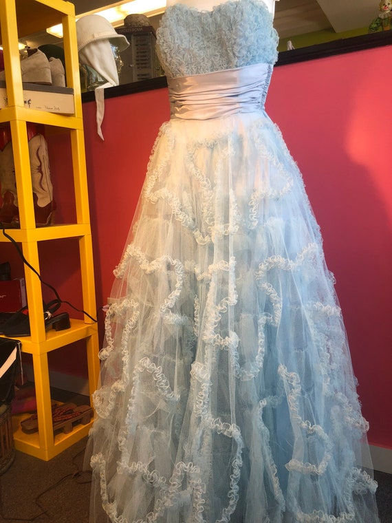 Vintage 1950s Strapless  Baby Blue Tulle Ballgown… - image 9