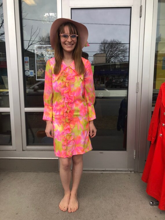 Dead Stock 1960s Mod psychedelic dress