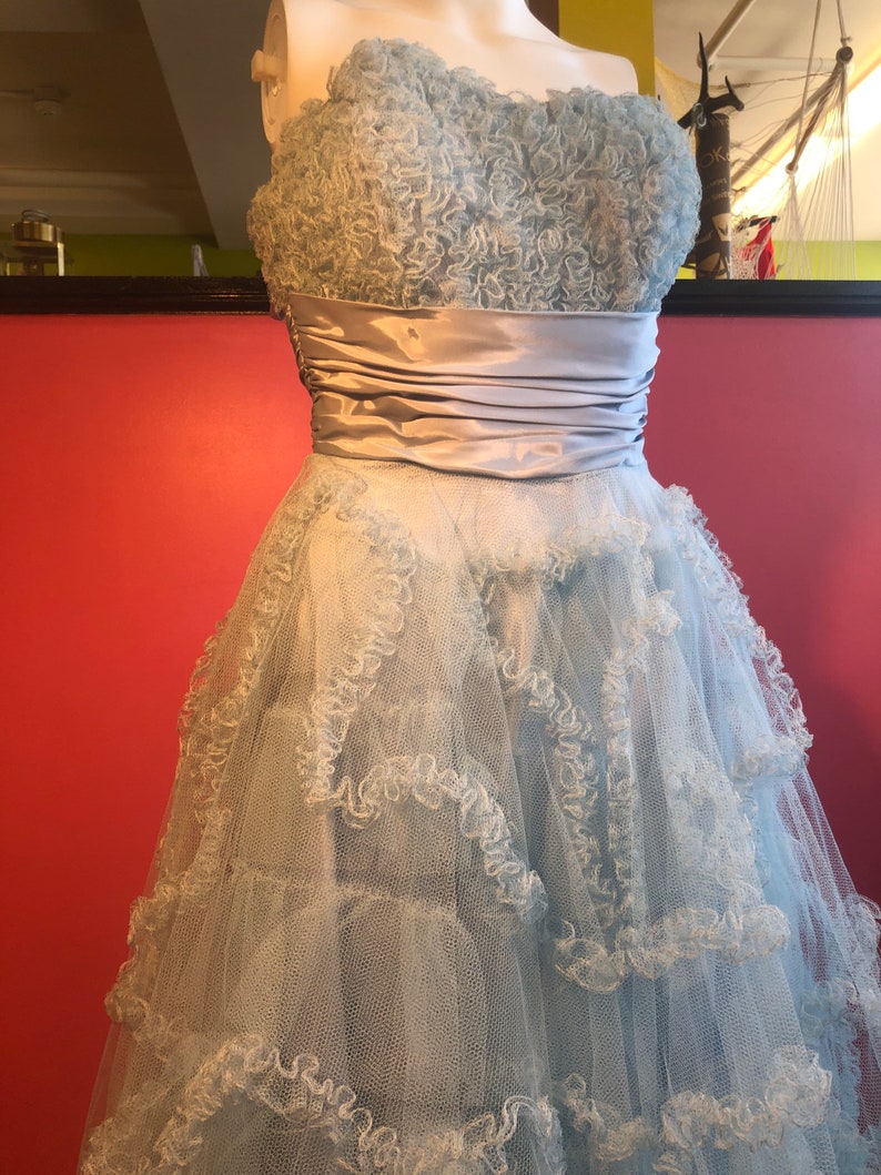 Vintage 1950s Strapless Baby Blue Tulle Ballgown Wedding Prom Dress image 10