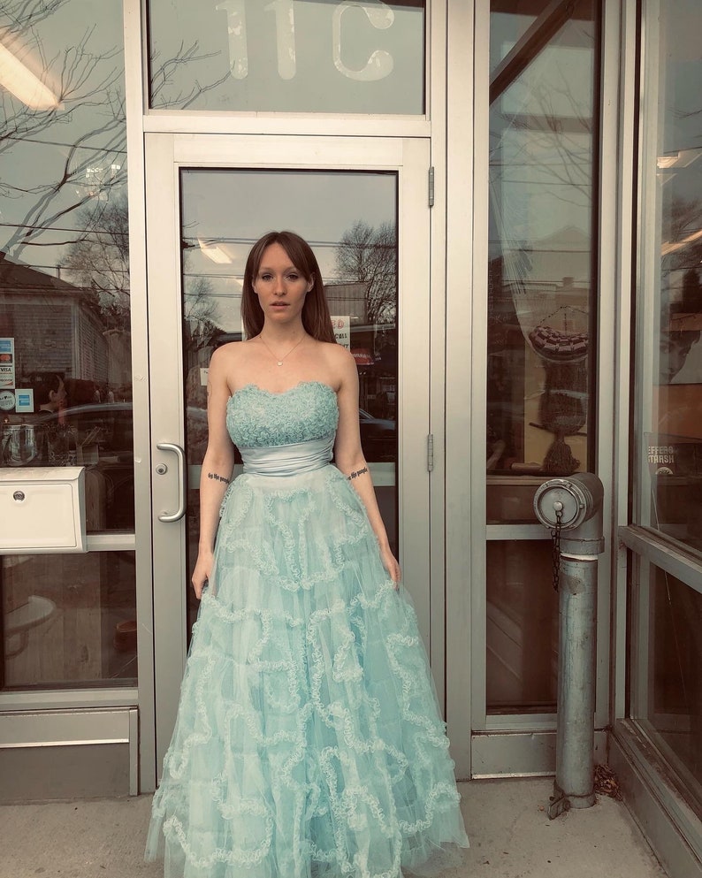 Vintage 1950s Strapless Baby Blue Tulle Ballgown Wedding Prom Dress image 4