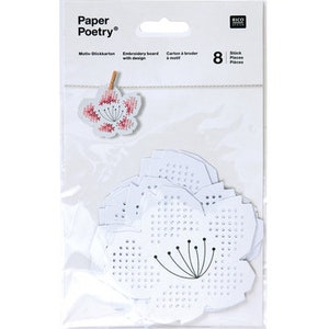 RICO Design Motiv Stickkarton weiß Blüten Tags Anhänger zum Besticken 8 Stück