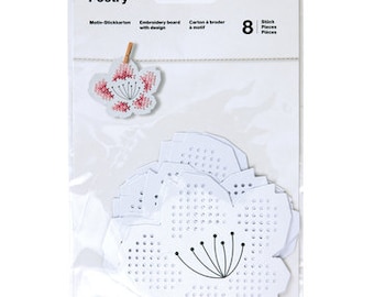 RICO Design Motif Embroidery Box White Flowers Tags Pendant for Embroidery 8 Pieces
