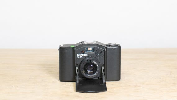 ミノックス 35 PL ポイントアンドシュート 35 mm フィルムカメラ