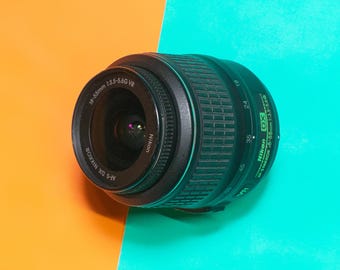 Obiektyw Nikon AF-S DX Nikkor 18-55 mm 1:3.5-5.6 G Zoom - Obiektyw Nikon F z mocowaniem Zoom - Profesjonalnie przetestowany / działający