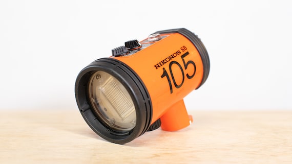 圧力テスト済み - Nikonos SB105 スピードライト フラッシュ 水中