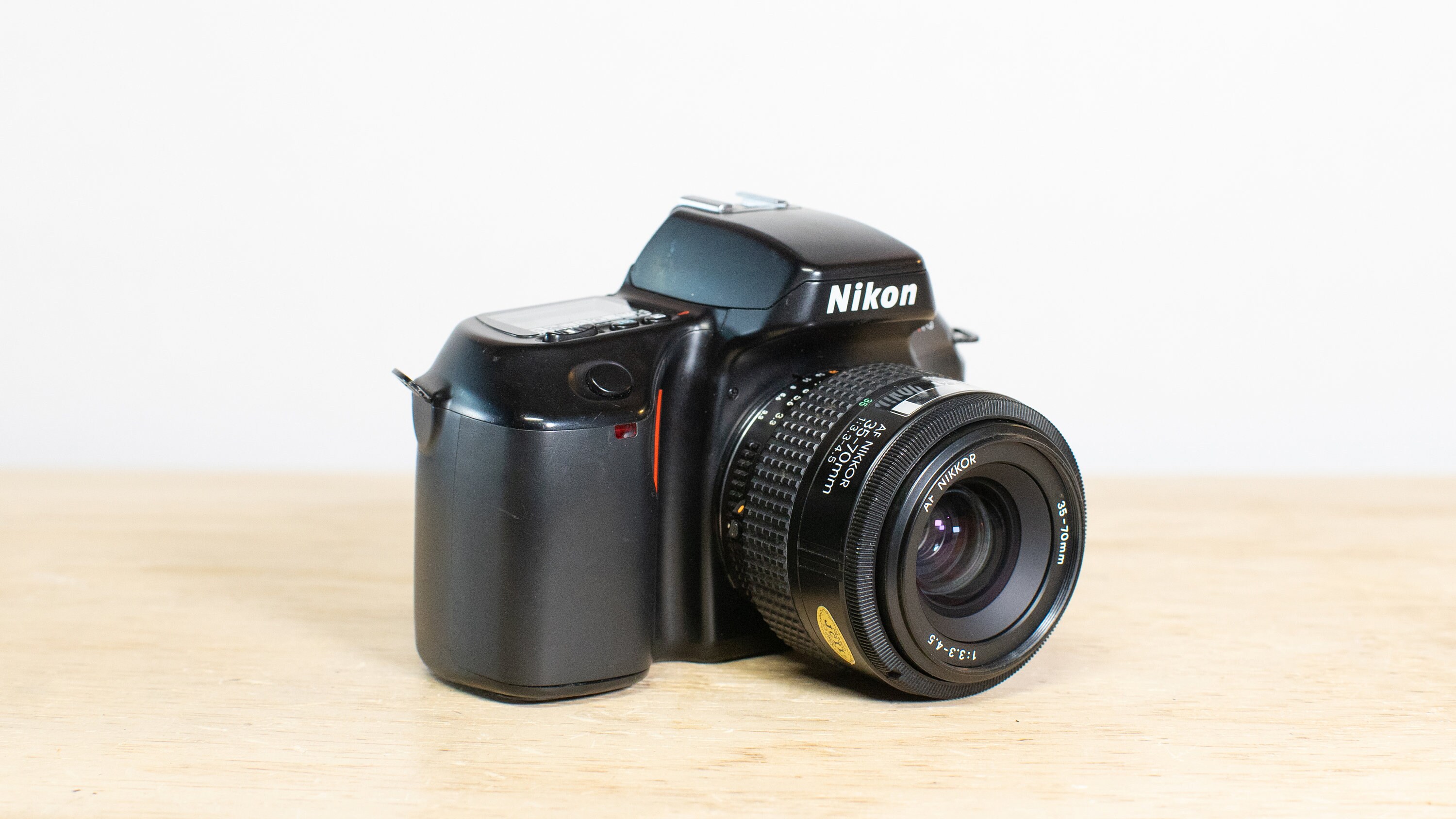 Nikon ニコン フィルムカメラ N70 一眼レフ コレクション レトロ 格安 Nikon N70 35 mm SLR フィルムカメラ、Nikkor AF 35-70 mm 1:3.3-4.5