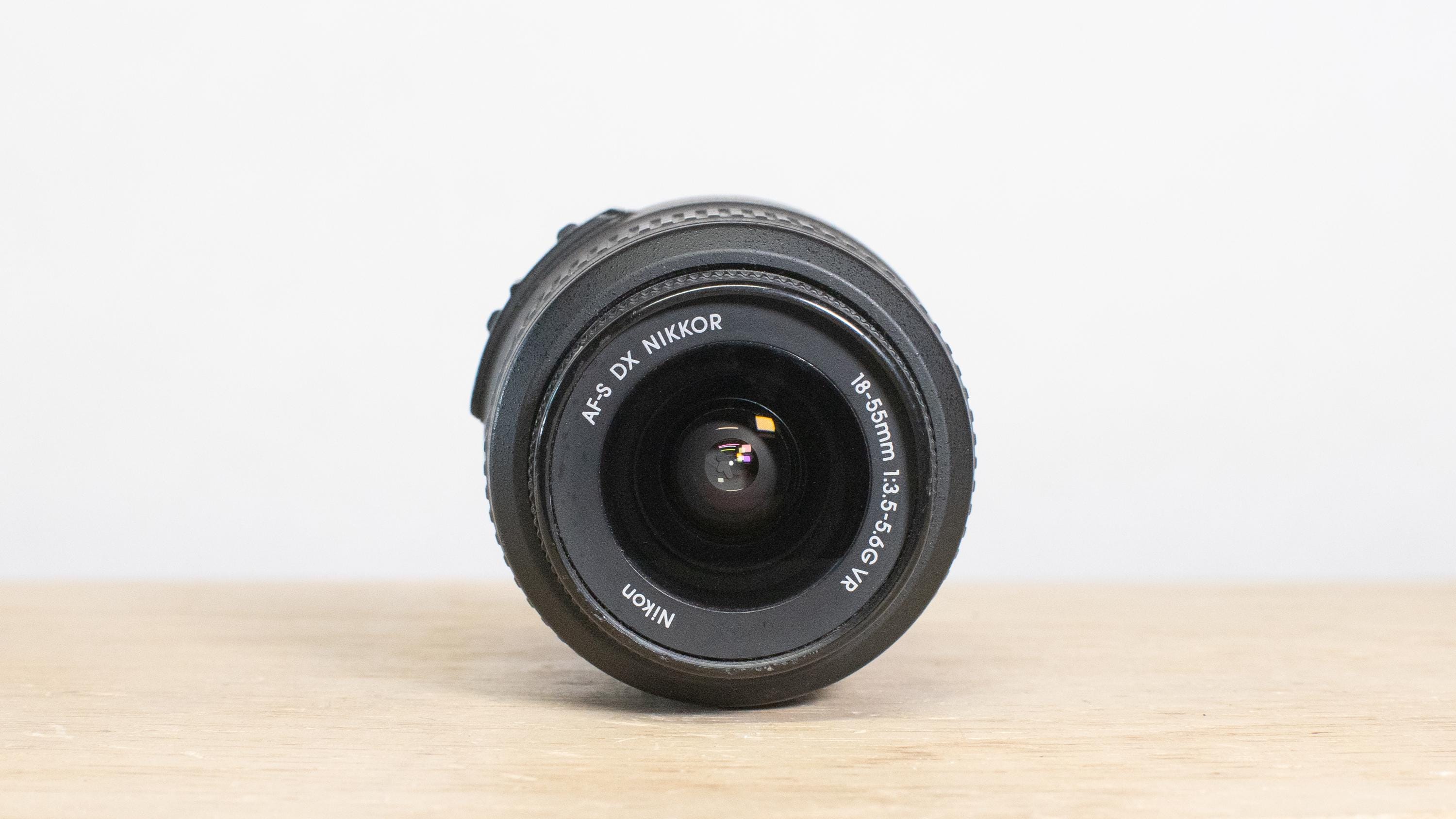 Nikon AF-S DX Nikkor 18-55 mm 1:3.5-5.6 G ズームレンズ - Nikon F