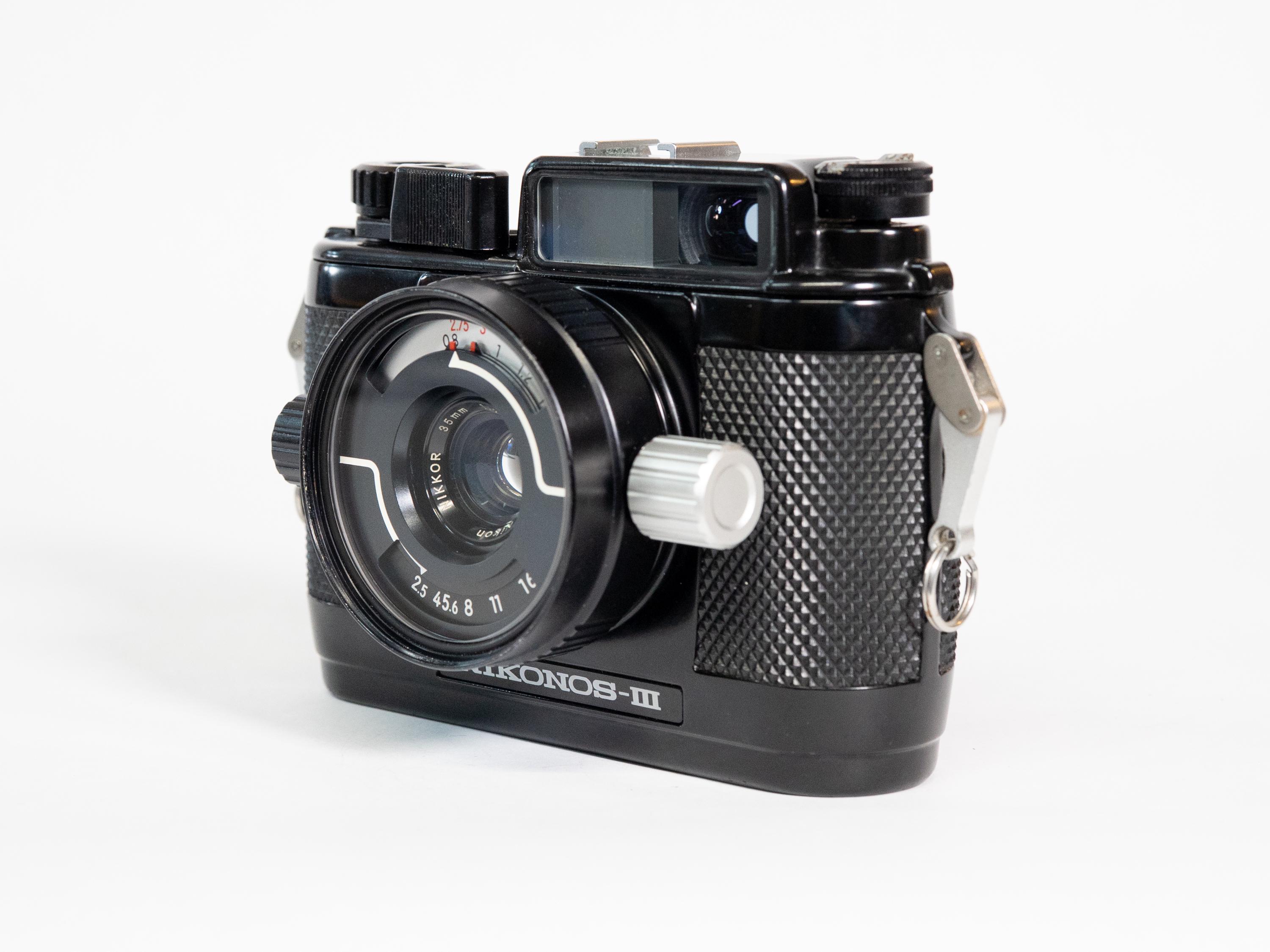 圧力テスト済み - Nikonos III 水中 35 mm フィルムカメラ、Nikkor 35