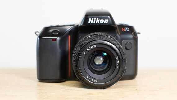 Nikon N70 35 mm SLR フィルムカメラ、Nikkor AF 35-70 mm 1:3.3-4.5