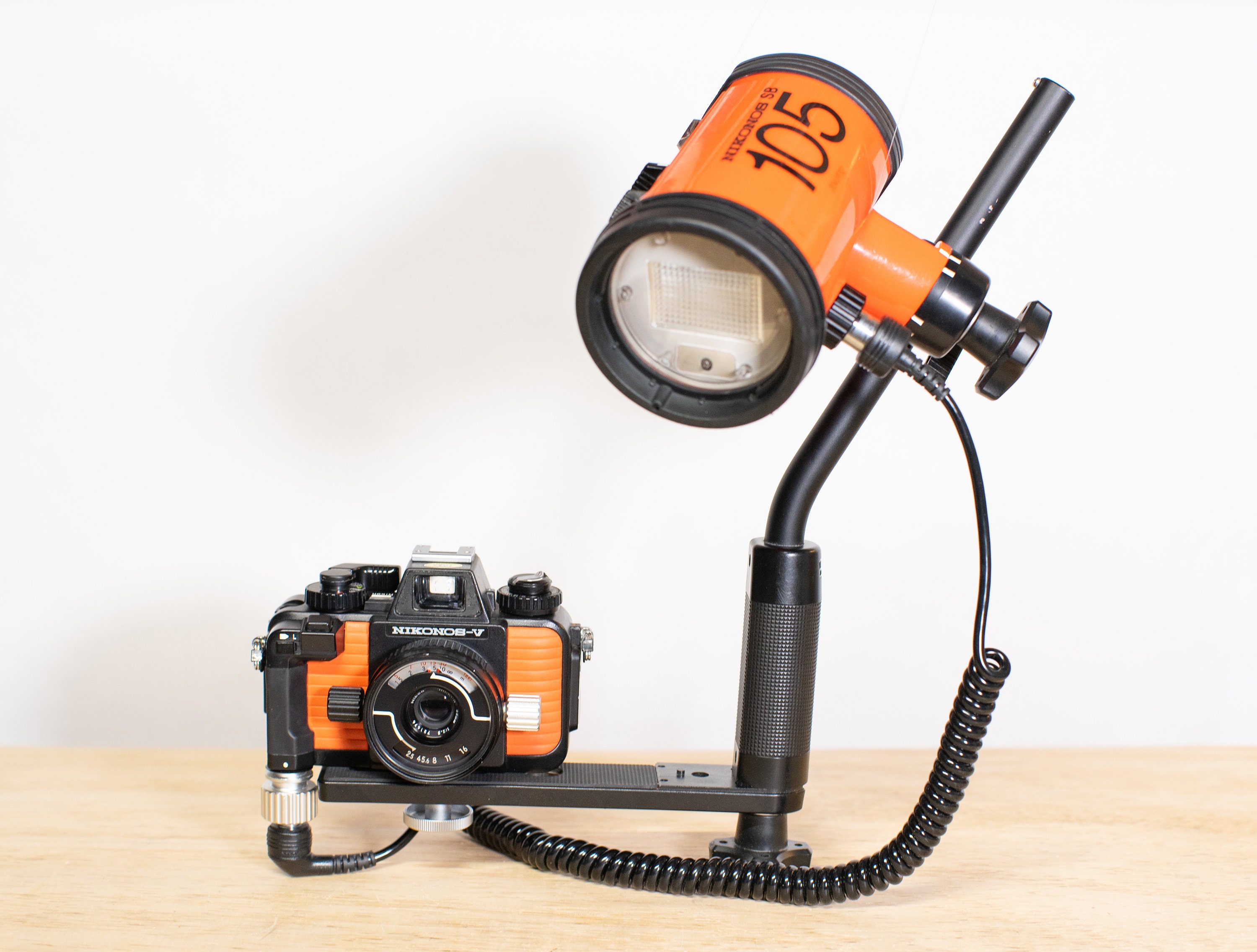 Pressure Tested - Nikonos SB105 Speedlight Flash Underwater Strobe