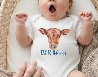 Mameluco «Nuevo en la Manada»®, Conjunto vaquero para recién nacido, Regalo rústico neutro para baby shower, Regalo para bebé niño, Mameluco de vaca para bebé, Body de granja para bebé