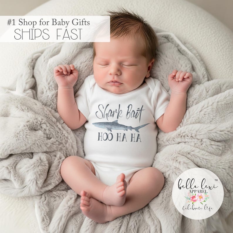 Shark Onesie®, schattig babycadeau, cadeau pasgeboren baby, shirt haai, grappig babycadeau, grappig babycadeau haai, grappig neefje, babyshower, Under the Sea afbeelding 2