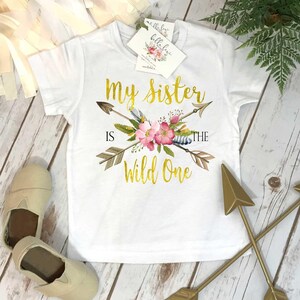 Wilde verjaardag, mijn zus is de wilde, wilde verjaardag, verjaardag zus, verjaardag meisje, zus shirts, eerste verjaardag, wild afbeelding 1