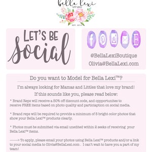Op de afbeelding: Een roze en witte afbeelding met de tekst "Follow and Tag!" en "Let's Be Social" met een bloemenlogo voor Bella Lexi Apparel. De afbeelding bevat ook sociale media-pictogrammen voor Facebook, Pinterest, Instagram en e-mail. De tekst "@BellaLexiBoutique" en "Olivia@BellaLexi.com" is ook inbegrepen.