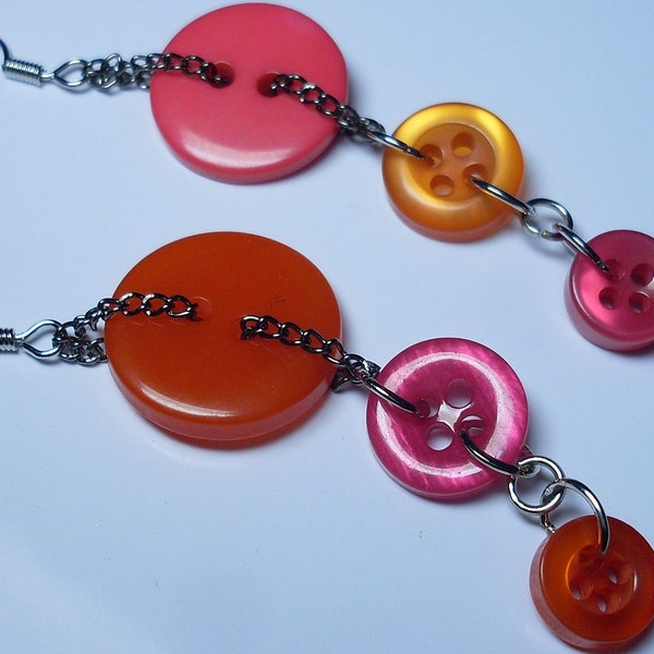 Boucles d’oreilles bouton rose et Orange ! Avec des crochets d’argent. Juteux ! Tous les gourmands ! Mode fun, élégante. Passion génial d’été