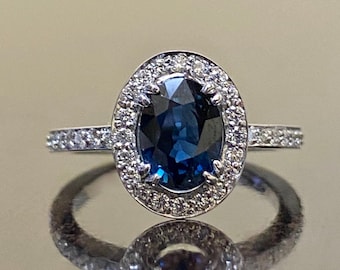 Anillo de compromiso de 18K oro blanco halo de zafiro azul ovalado - anillo de boda de diamantes de zafiro con halo art déco - anillo de zafiro azul oro de 18 qt