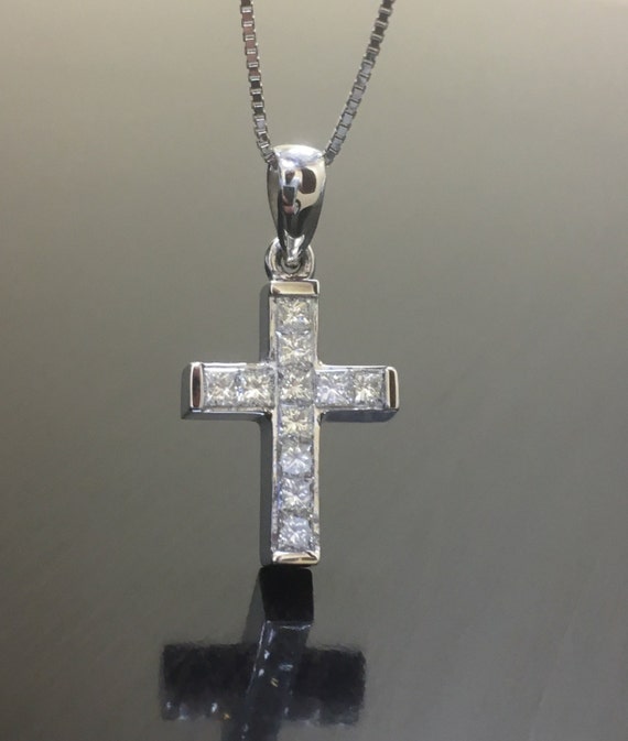 Princess cut sale diamond cross pendant