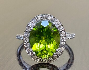 Anillo de compromiso de peridoto con halo de diamantes de oro blanco de 14K - Anillo de boda de diamantes con peridoto de oro Art Déco de 14K - Anillo de peridoto de 14K - Anillo de diamantes con halo