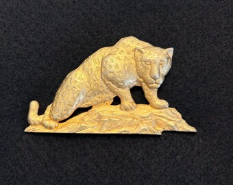 Broche vintage "JJ" con estampado de leopardo en tono dorado - década de 1980