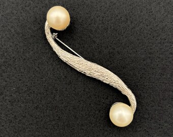 Broche vintage "DuBARRY Fifth Avenue" de imitación de perla en tono plateado - década de 1970