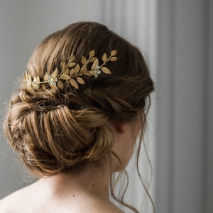 Sara Flower Vine, Gold leaf comb, Gold Leaf Headpiece, Bridal Comb, Wedding Flower Comb, 204 image 1