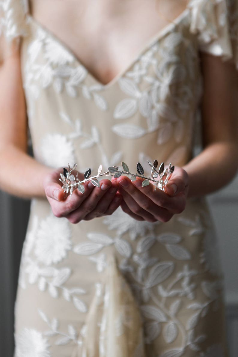 Delicate Leaf Tiara, Gold Tiara, Leaf Headpiece, Gold Bridal Headband, Bridal Tiara 102 image 8