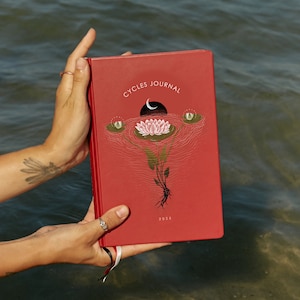 Cycles Journal 2025 : Menstrual Tracking + Mental Health Planner & Lunar Calendar / Physical Period Charting Moon Tracker