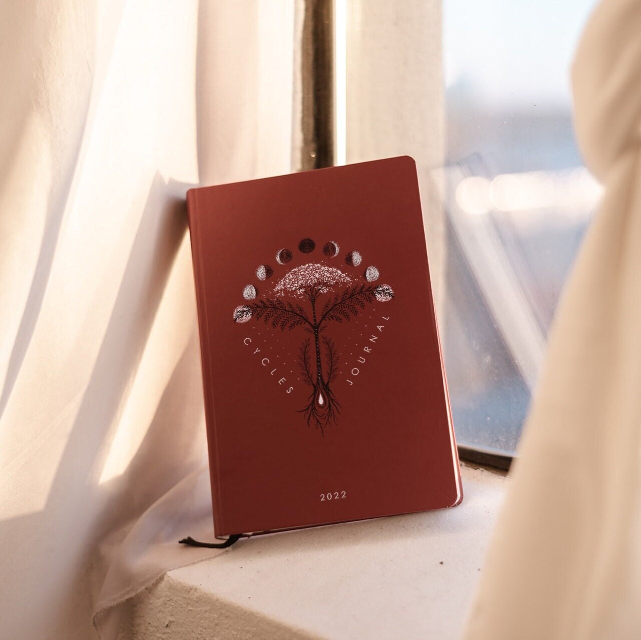 PRE-ORDER Cycles Journal 2022 : Menstrual Tracking Planner & Lunar Calendar / Period Charting Tracker / Moon Cycle Guide